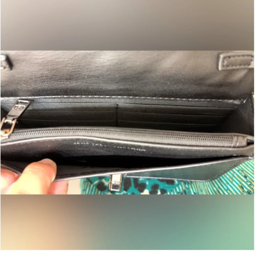Badgley Mischka Black Vegan Leather Quilted Front Crossbody Bag on Chain Strap.